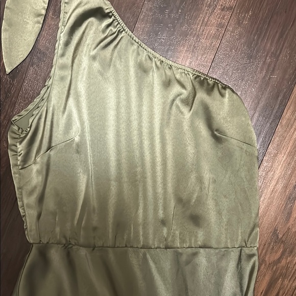 Green Asymmetrical Ruffled One-Shoulder Cocktail Dress - Picture 2 of 9